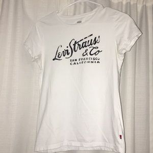 Levi’s white tee